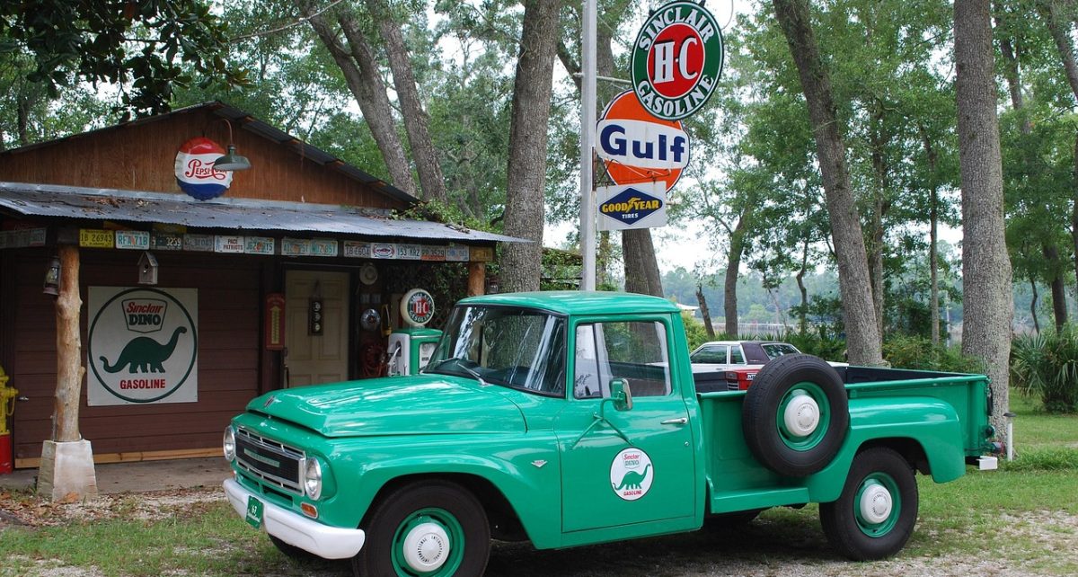 Classic cars, truck, automobile — LCV vs HCV vs ICV: Which Commercial Truck Suits You?